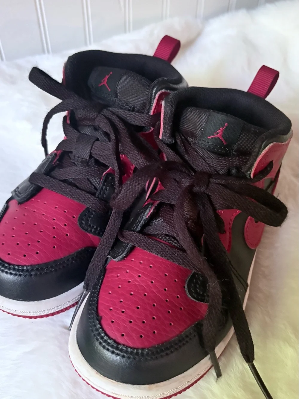 Jordan Kids Mid-Top Sneakers in Black & Dark Red